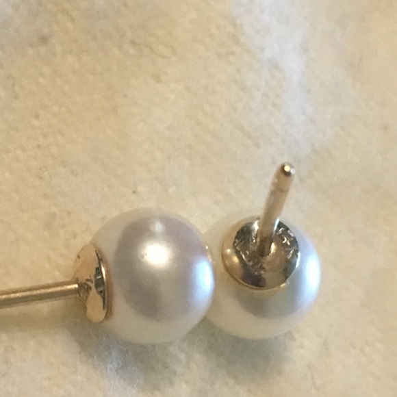 SOLD James Avery 14k yellow gold pearl earrings - Picture 5 of 5